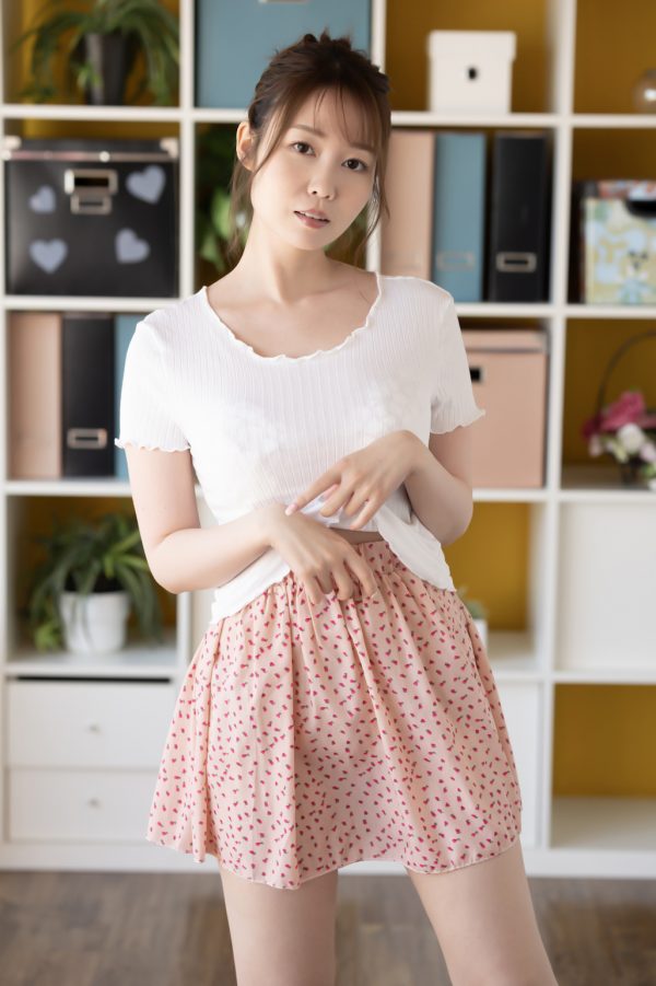 夢乃あいか★【1分！】1点ものセクシームービー付き！ランジェリー＆カットソー＆チェキ - 画像 (2)