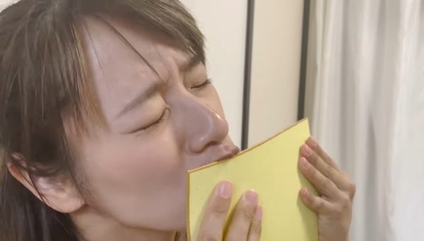 春菜はな★【YouTubeで使用】キスマーク付き色紙2枚＆チェキ