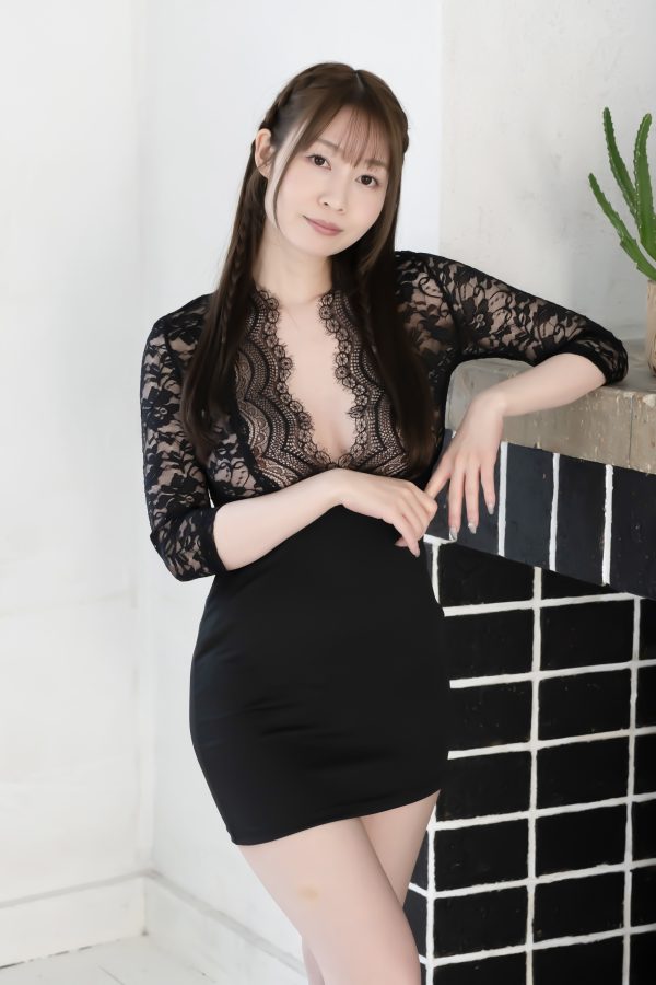 夢乃あいか★【着用動画付き】ファンクラブサイトで着用 【私物】黒ワンピ＆パンティ＆チェキ - 画像 (3)