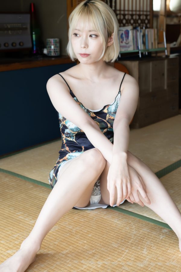 川菜美鈴★【着用動画付き】ファンクラブサイトで着用 【私物】ワンピ＆パンティ＆チェキ - 画像 (2)
