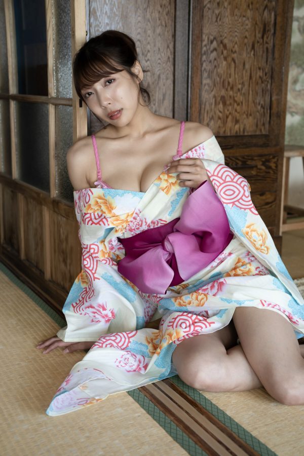 麻倉まりな★最後の浴衣出品！！【着用動画付き】ファンクラブサイトで着用 【私物】上下ランジェリー＆浴衣＆チェキ