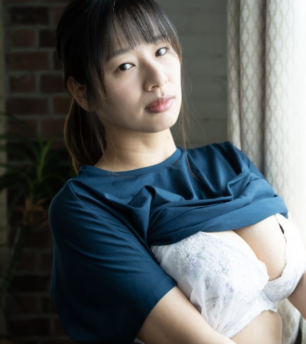 春菜はな★【着用動画付き】ファンクラブサイトで着用 【私物一式】上下ランジェリー＆ジーンズ＆Tシャツ＆チェキ