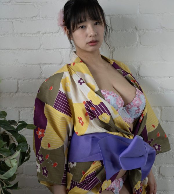 春菜はな★最後の浴衣出品！！【着用動画付き】ファンクラブサイトで着用 【私物】上下ランジェリー＆浴衣＆チェキ