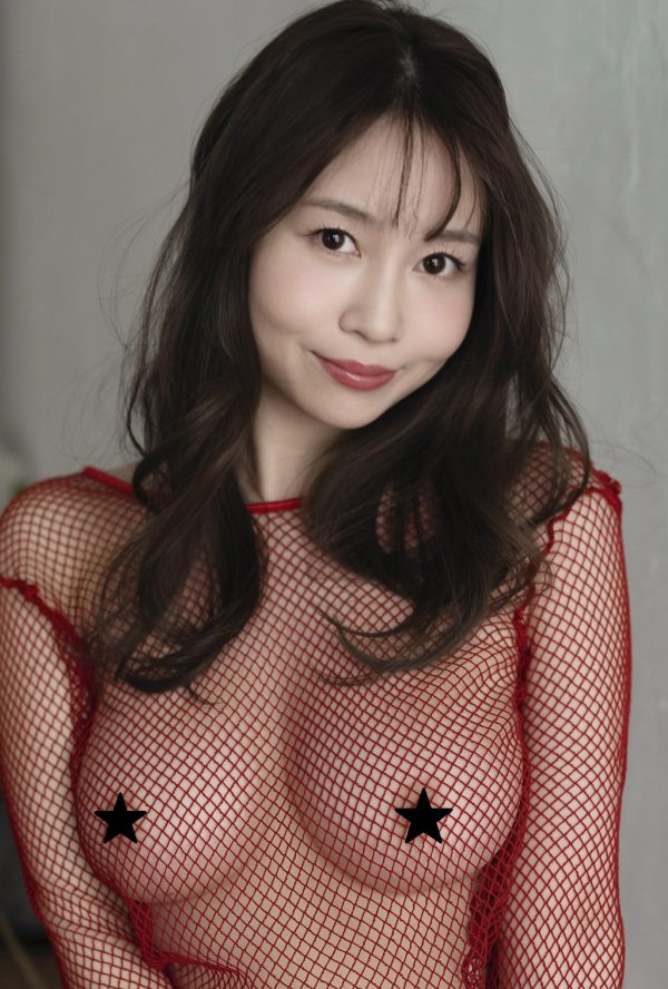 夢乃あいか★パンティー＆網トップス＆チェキ　DL版写真集で着用