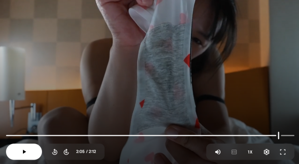 春菜はな★「染みつきパンティ見せつけ1人H」ムービー - 画像 (3)