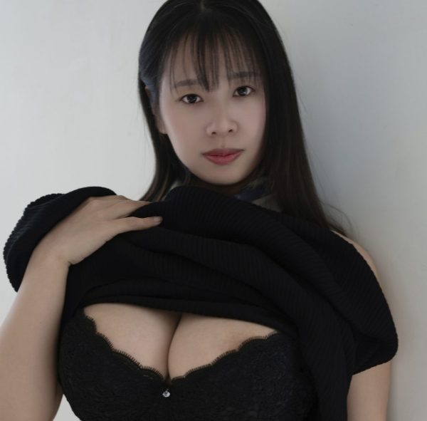 春菜はな★【着用動画付き】【私物】上下ランジェリー＆ノースリーブワンピ＆チェキ　ファンクラブサイトで着用