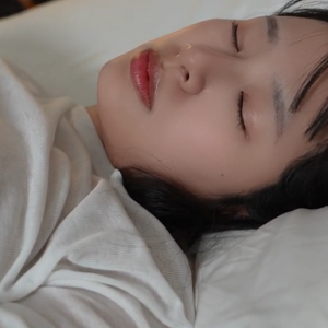 春菜はな★YouTube「添い寝動画」の完全版！