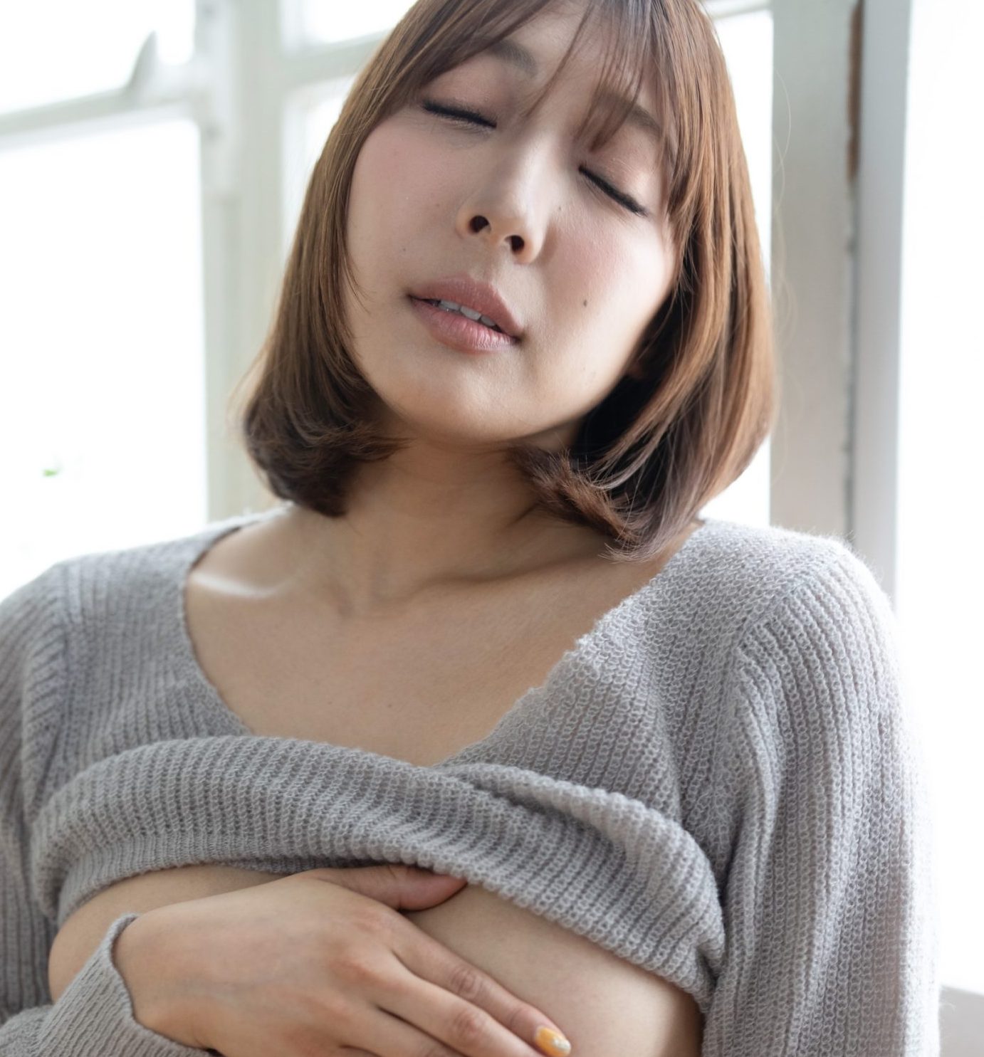 麻倉まりな★💗セクシーチェキ2枚&写真集付き💗【落札者のみ動画GET‼】パンティ&トップス&スカート