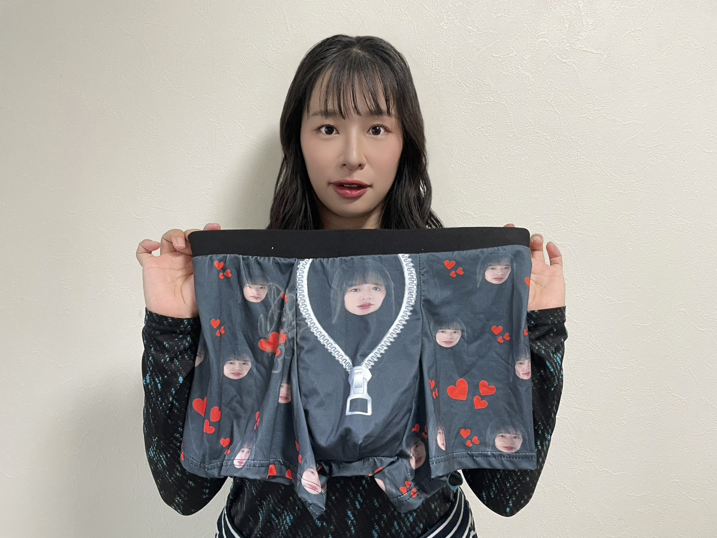 春菜はな★💗世界で1つだけのボクサーパンツ付き💗【玄関💦動画で着用】〈私物〉ブラ&パンティ - 画像 (2)