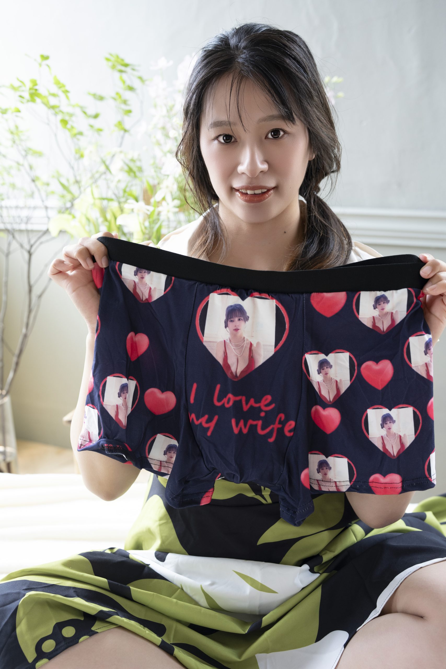 春菜はな★💗世界で1つだけの限定ボクサーパンツ付き💗【食い込み🔞動画で着用】競泳水着 - 画像 (4)