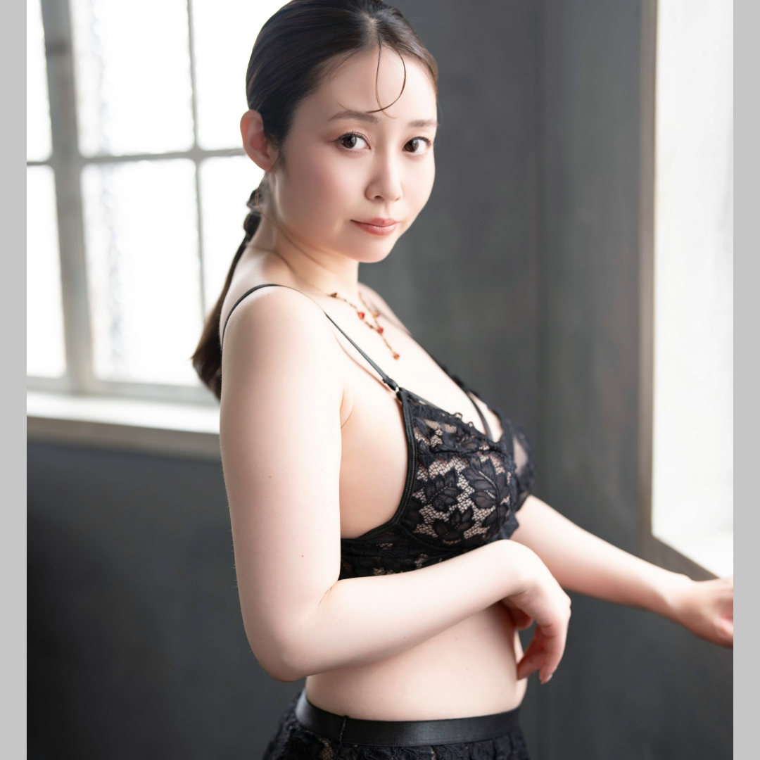 夢乃あいか★💗世界に1つ!“ミニアクスタ×2”付き💗【落札者のみ動画GET‼】〈私物〉ブラ&パンティ